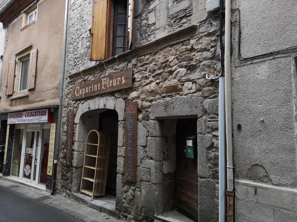 A VENDRE STUDIO PLUS COMMERCE A VENDRE STUDIO PLUS COMMERCE