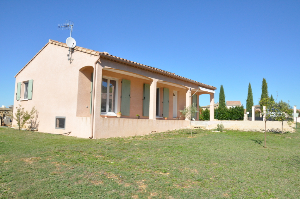 VILLA DE PLAIN PIED SUR 1000 M² DE TERRAIN VILLA DE PLAIN PIED SUR 1000 M² DE TERRAIN