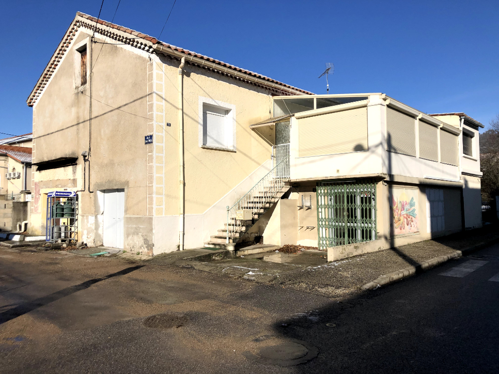 MAISON LUMINEUSE AVEC COMMERCE EN REZ DE CHAUSSEE MAISON LUMINEUSE AVEC COMMERCE EN REZ DE CHAUSSEE