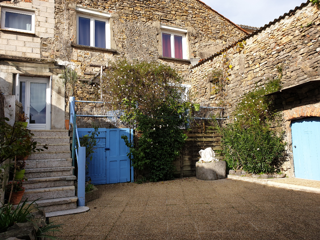 AGREABLE MAISON DE VILLAGE AGREABLE MAISON DE VILLAGE