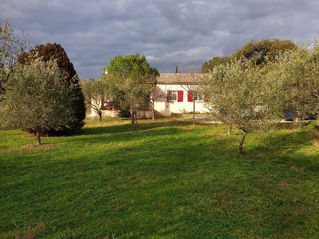 VILLA DE PLAIN PIED ENVIRONNEMENT PRIVILÉGIÉ VILLA DE PLAIN PIED ENVIRONNEMENT PRIVILÉGIÉ
