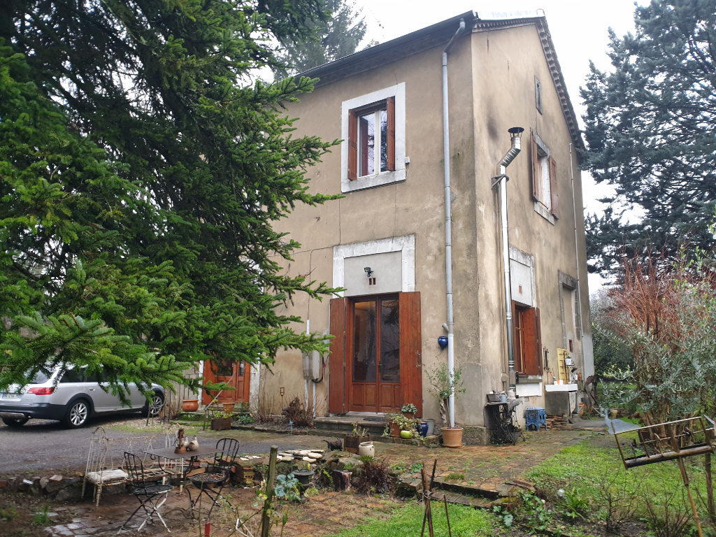 MAISON ATYPIQUE AVEC BEAUCOUP DE CHARME MAISON ATYPIQUE AVEC BEAUCOUP DE CHARME