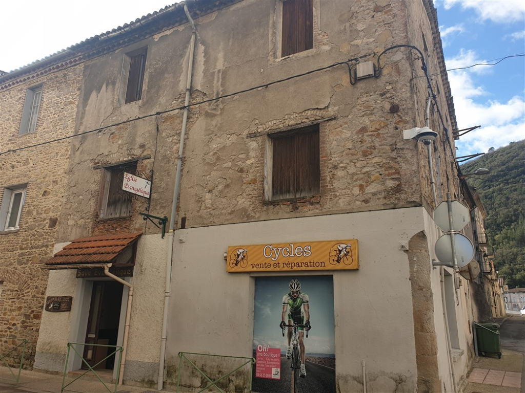 MAISON A RÉNOVER ENTIÈREMENT MAISON A RÉNOVER ENTIÈREMENT