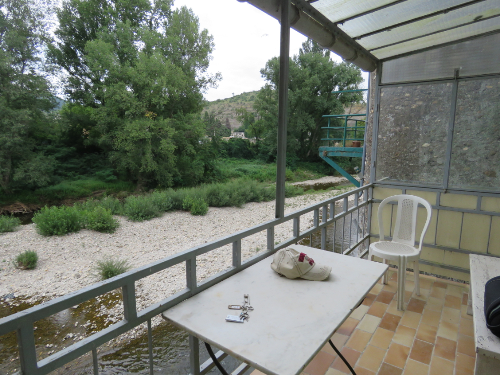 MAISON DE VILLAGE AVEC TERRASSE MAISON DE VILLAGE AVEC TERRASSE