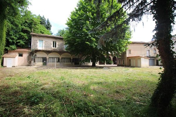 GRANDE MAISON DE CARACTERE GRANDE MAISON DE CARACTERE