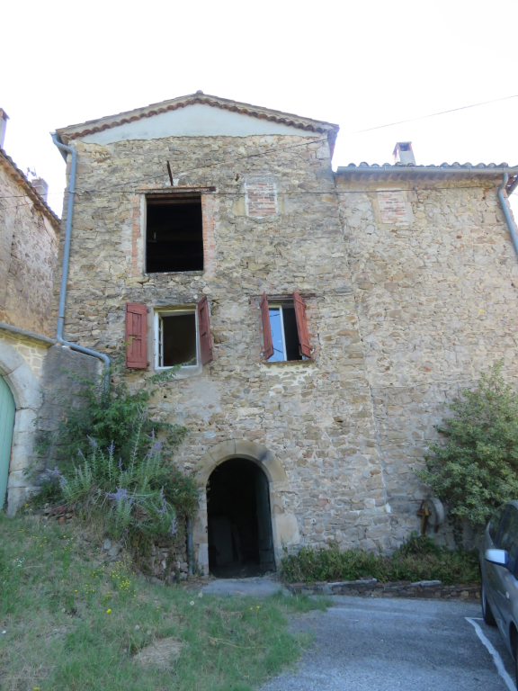 Maison au calme avec dépendance. Maison au calme avec dépendance.