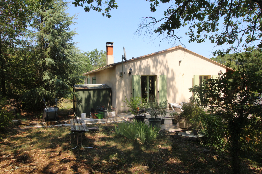 MAISON SUR TERRAIN DE 2950 M² MAISON SUR TERRAIN DE 2950 M²