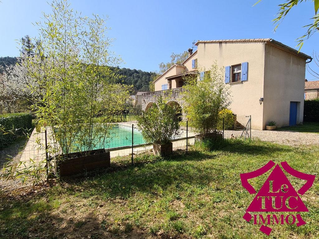 GRANDE MAISON AVEC PISCINE GRANDE MAISON AVEC PISCINE