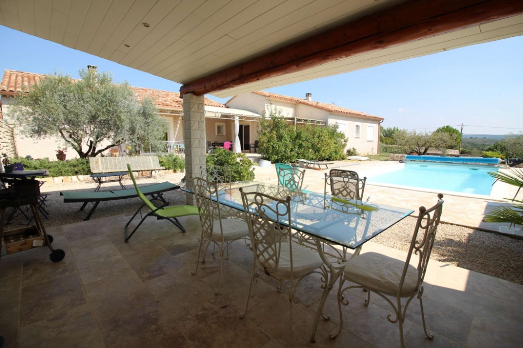MAGNIFIQUE VILLA DE 155 M² PROCHE ORGNAC L'AVEN MAGNIFIQUE VILLA DE 155 M² PROCHE ORGNAC L'AVEN