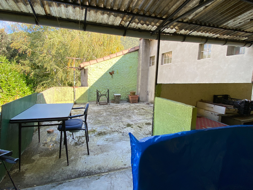 Maison de village avec grande terrasse Maison de village avec grande terrasse