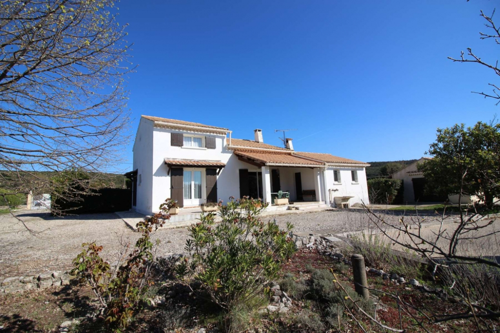 VILLA TRADITIONNELLE DE 115 M², PROCHE DE BARJAC VILLA TRADITIONNELLE DE 115 M², PROCHE DE BARJAC