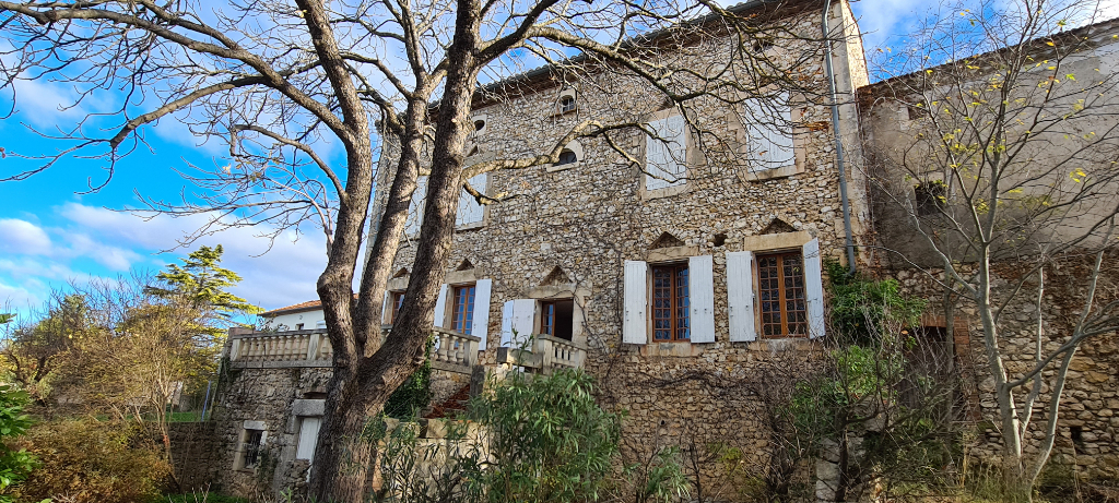 MAISON DE MAITRE EN PIERRE DE 280 M² MAISON DE MAITRE EN PIERRE DE 280 M²