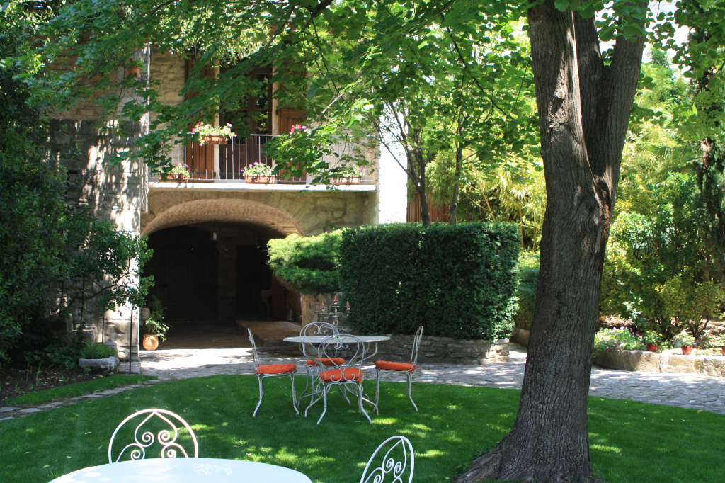 MAGNIFIQUE MAS EN PIERRE DE 370 M² MAGNIFIQUE MAS EN PIERRE DE 370 M²