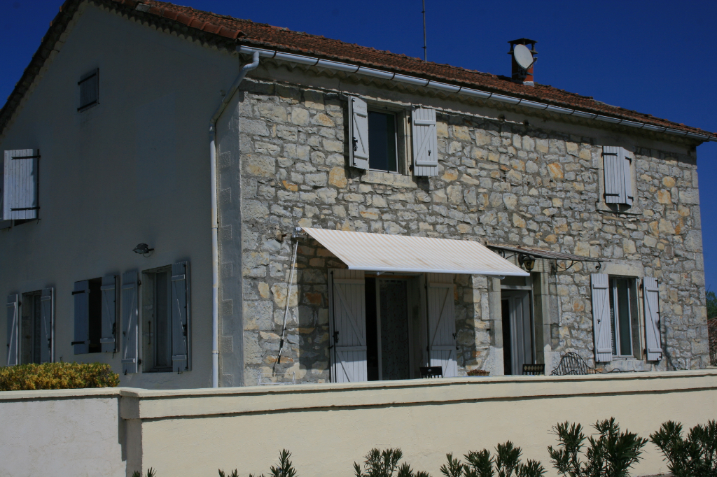Maison Grospierres 9 pièce(s) 177 m2 Maison Grospierres 9 pièce(s) 177 m2