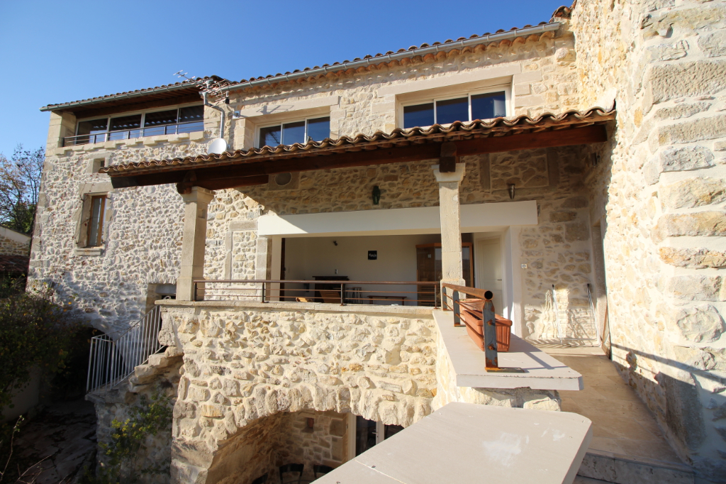 Maison Barjac 9 pièce(s) 200 m2 Maison Barjac 9 pièce(s) 200 m2