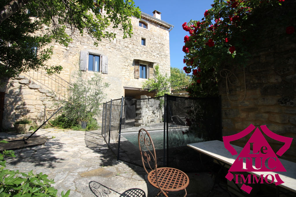 Maison Barjac 10 pièce(s) 203 m2 Maison Barjac 10 pièce(s) 203 m2
