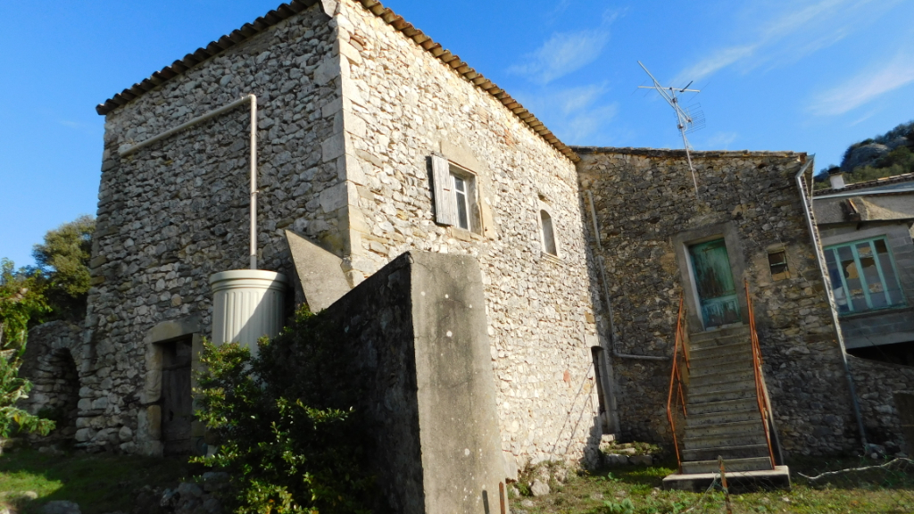 ENSEMBLE DE MAISON EN PIERRES ENSEMBLE DE MAISON EN PIERRES