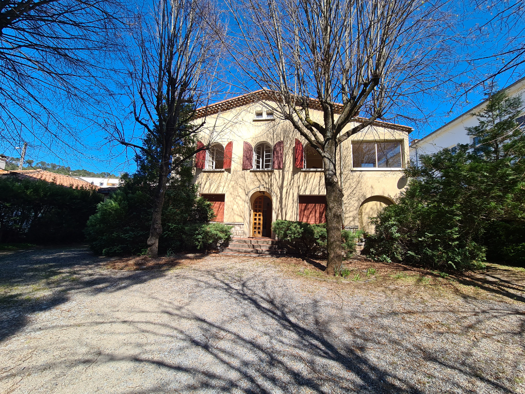 MAISON DE MAITRE DE 300 M², AVEC GRAND JARDIN ARBORE MAISON DE MAITRE DE 300 M², AVEC GRAND JARDIN ARBORE