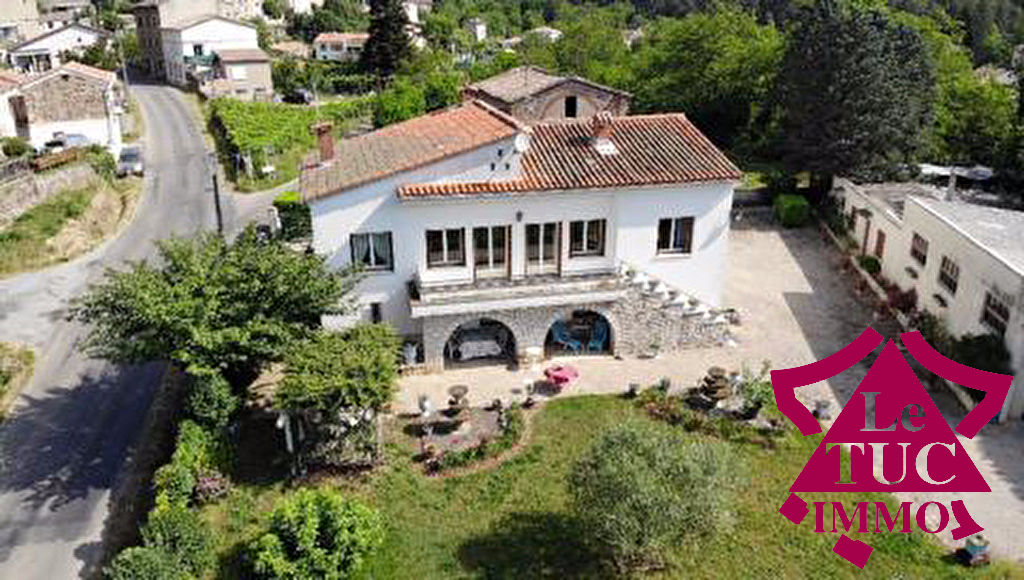 Maison familiale ou 2 appartements avec hangar Maison familiale ou 2 appartements avec hangar