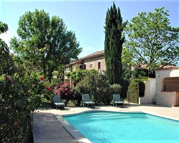 MAS - ANCIENNE MAGNANERIE DE 256m² AVEC PISCINE MAS - ANCIENNE MAGNANERIE DE 256m² AVEC PISCINE