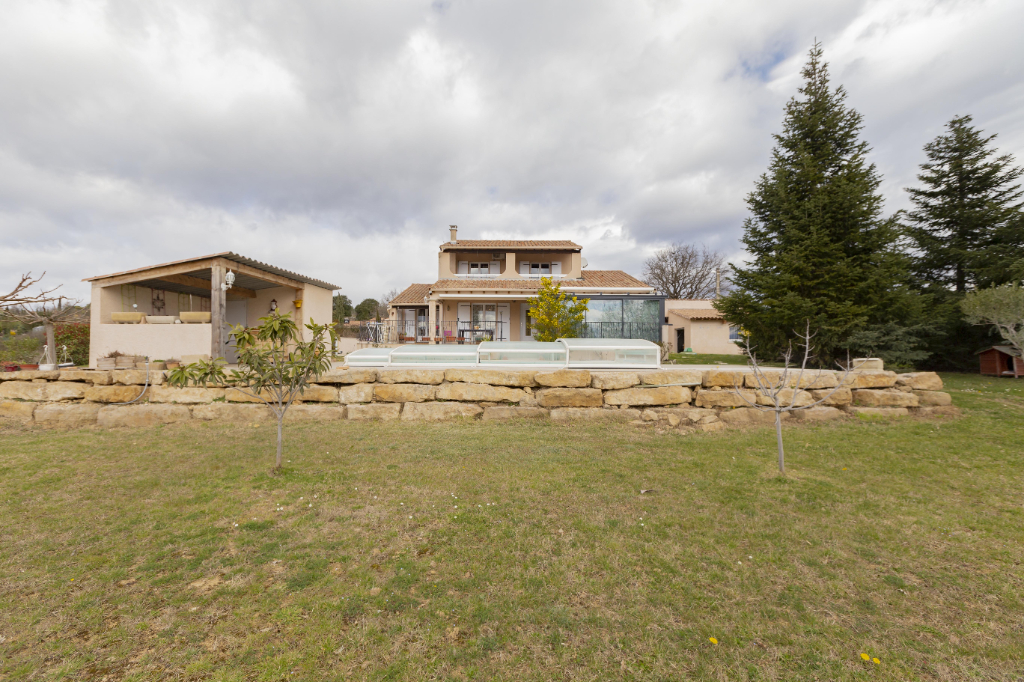 Villa 5 pièce(s) 140 m2 Villa 5 pièce(s) 140 m2