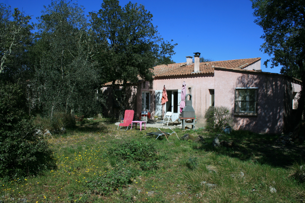 Maison au calme. Maison au calme.