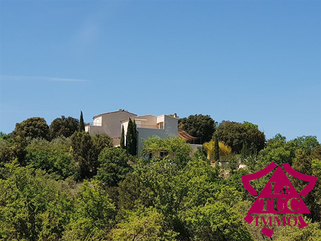 Ensemble immobilier 12 pièces 300m² avec piscine et vue exceptionnelle Ensemble immobilier 12 pièces 300m² avec piscine et vue exceptionnelle