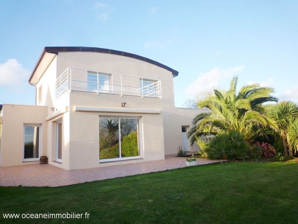 A VENDRE PLOUGASTEL DAOULAS CONTEMPORAINE T6 de 150 m² - TERRAIN 2200m² A VENDRE PLOUGASTEL DAOULAS CONTEMPORAINE T6 de 150 m² - TERRAIN 2200m²