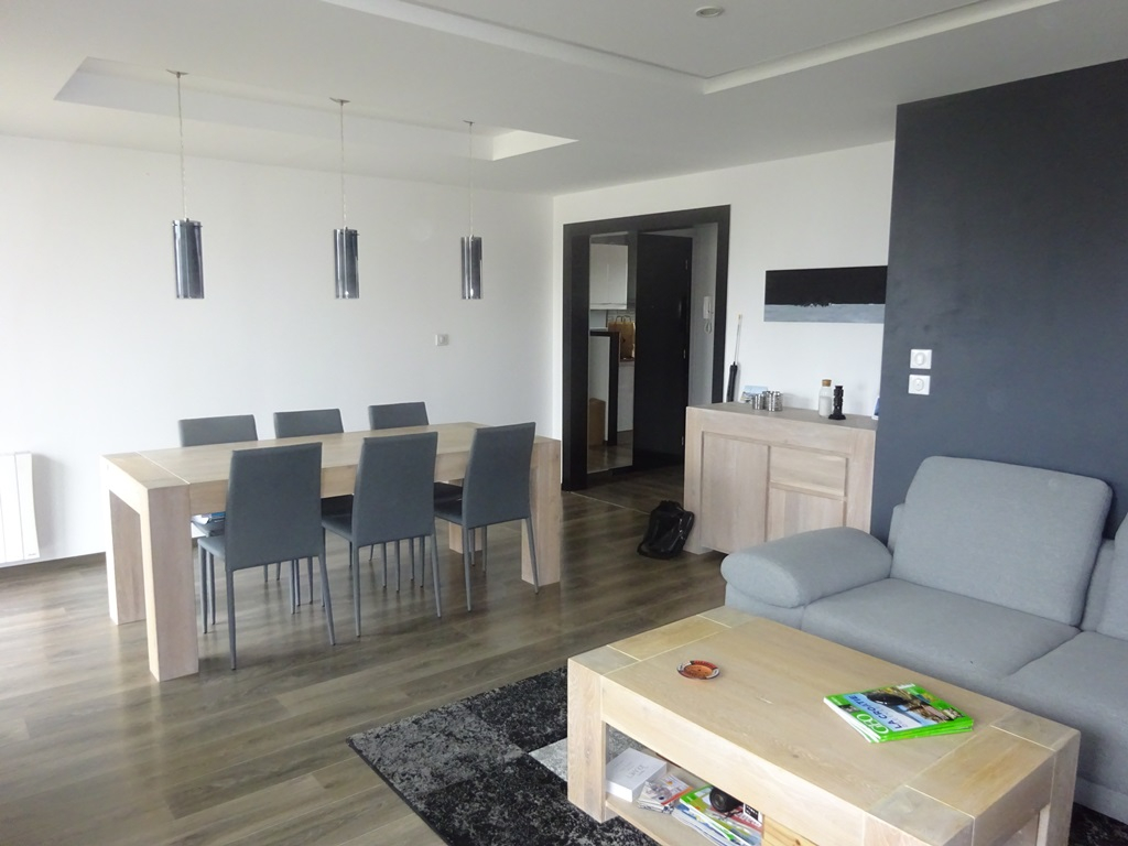 VENDU PAR OCEANE IMMOBILIER BREST KERINOU APPARTEMENT T4 de 82.39 m² ASCENSEUR BALCON VENDU PAR OCEANE IMMOBILIER BREST KERINOU APPARTEMENT T4 de 82.39 m² ASCENSEUR BALCON