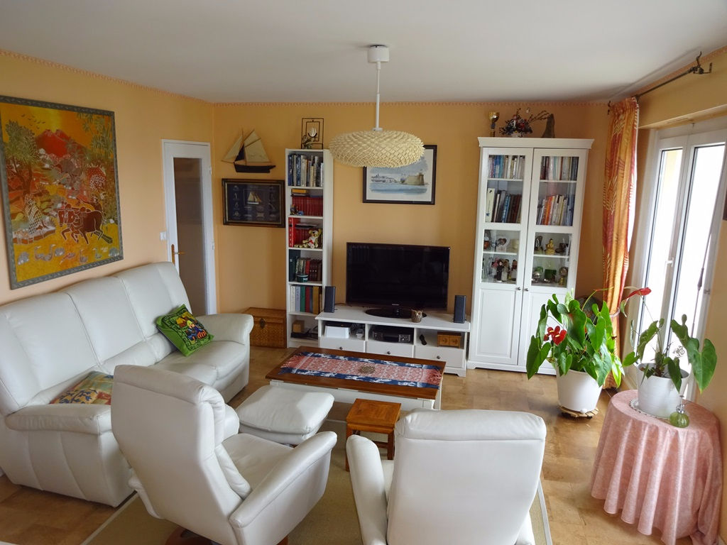 A VENDRE BREST PROCHE SUP DE CO VENDU LOUÉ APPARTEMENT T5 de 100.91 m² ASCENSEUR A VENDRE BREST PROCHE SUP DE CO VENDU LOUÉ APPARTEMENT T5 de 100.91 m² ASCENSEUR