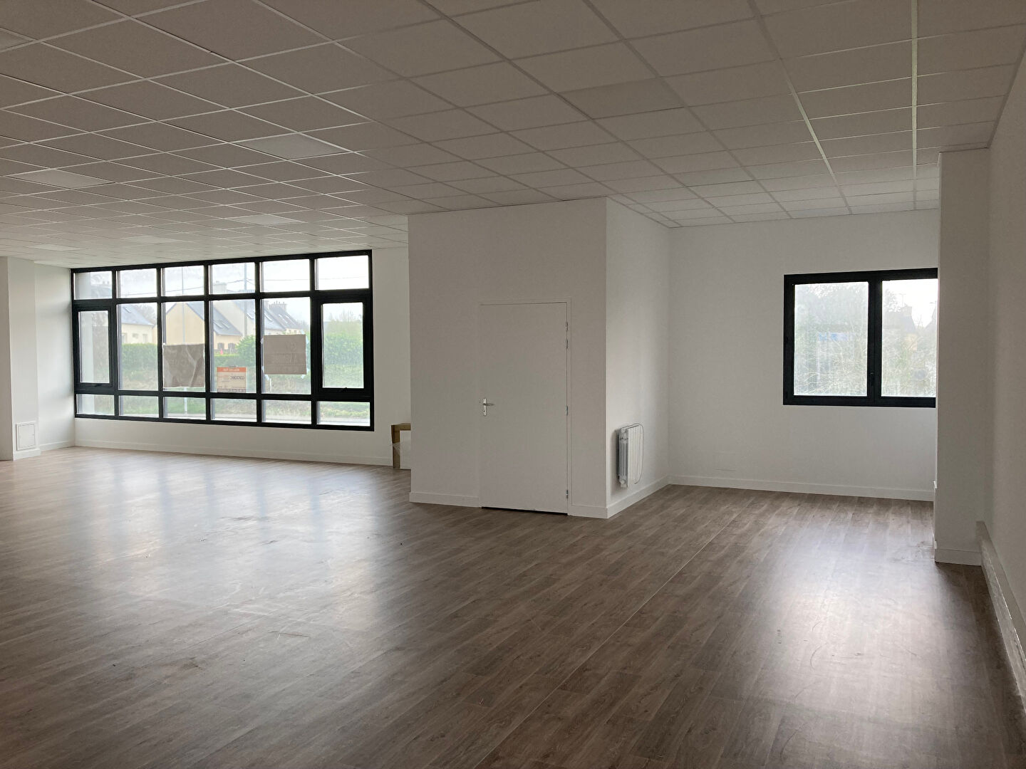 A LOUER LOCAL COMMERCIAL LESNEVEN Ref.C10612 A LOUER LOCAL COMMERCIAL LESNEVEN Ref.C10612