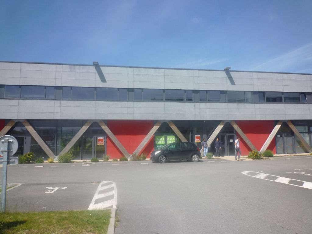 A LOUER BUREAUX OU LOCAL D'ACTIVITE NEUF - 352 m² - PRAT PIP GUIPAVAS A LOUER BUREAUX OU LOCAL D'ACTIVITE NEUF - 352 m² - PRAT PIP GUIPAVAS