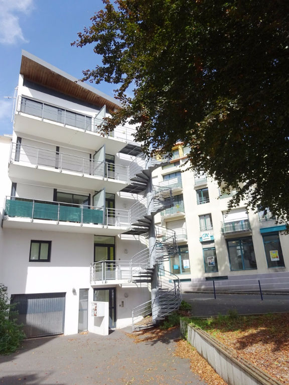 VENDU PAR OCEANE IMMOBILIER BREST SAINT MARC APPARTEMENT T3 de 65M² ASCENSEUR TERRASSE VENDU PAR OCEANE IMMOBILIER BREST SAINT MARC APPARTEMENT T3 de 65M² ASCENSEUR TERRASSE