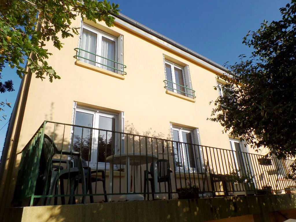 A VENDRE BREST LAMBEZELLEC MAISON T7 128m² HABITABLE 198m² UTILES A VENDRE BREST LAMBEZELLEC MAISON T7 128m² HABITABLE 198m² UTILES