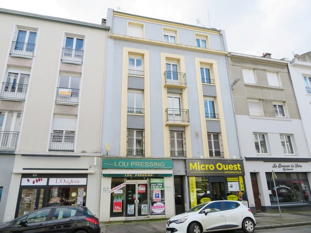 VENDU EXCLUSIVITÉ BREST SAINT LOUIS APPARTEMENT T4 78,5m² DALE BETON BALCON VENDU EXCLUSIVITÉ BREST SAINT LOUIS APPARTEMENT T4 78,5m² DALE BETON BALCON