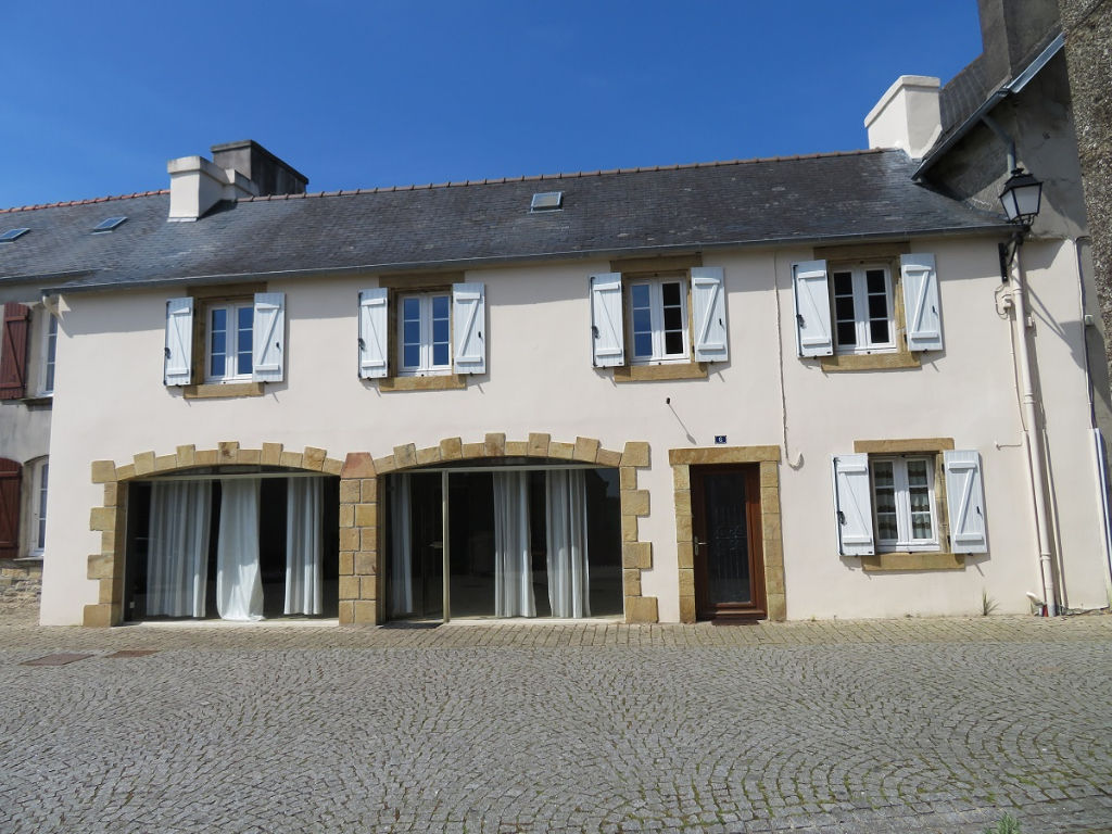 IRVILLAC vaste Bâtisse 5 chambres et local commercial. IRVILLAC vaste Bâtisse 5 chambres et local commercial.