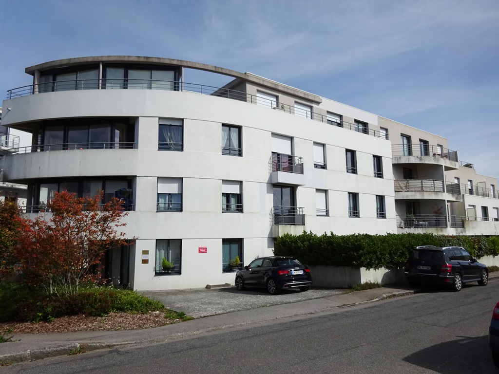 A VENDRE BREST SAINT MARC APPARTEMENT T3 67.38 m2 TERRASSE 34 m² RÉSIDENCE 2006 ASCENSEUR A VENDRE BREST SAINT MARC APPARTEMENT T3 67.38 m2 TERRASSE 34 m² RÉSIDENCE 2006 ASCENSEUR
