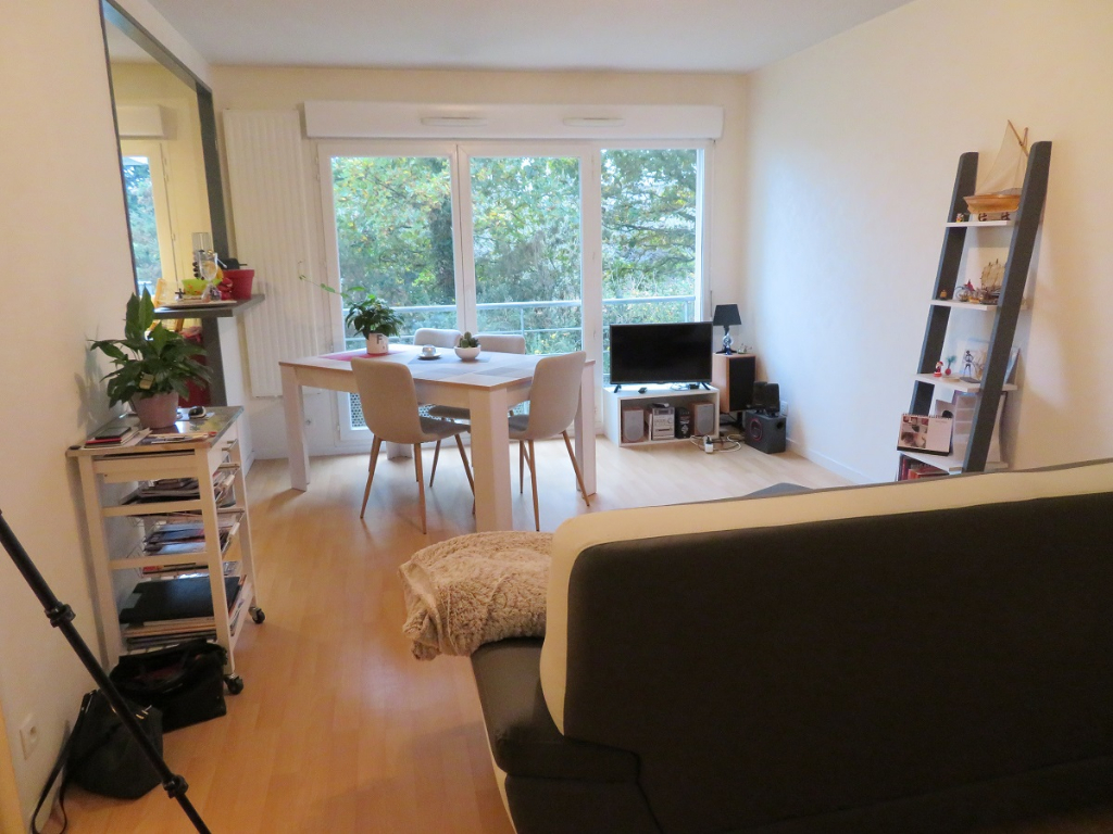 A VENDRE -BREST-KERZU -PEN AR C'HEULZ-APPARTEMENT T3 -65 M2-ASCENSEUR-PARKING COUVERT A VENDRE -BREST-KERZU -PEN AR C'HEULZ-APPARTEMENT T3 -65 M2-ASCENSEUR-PARKING COUVERT
