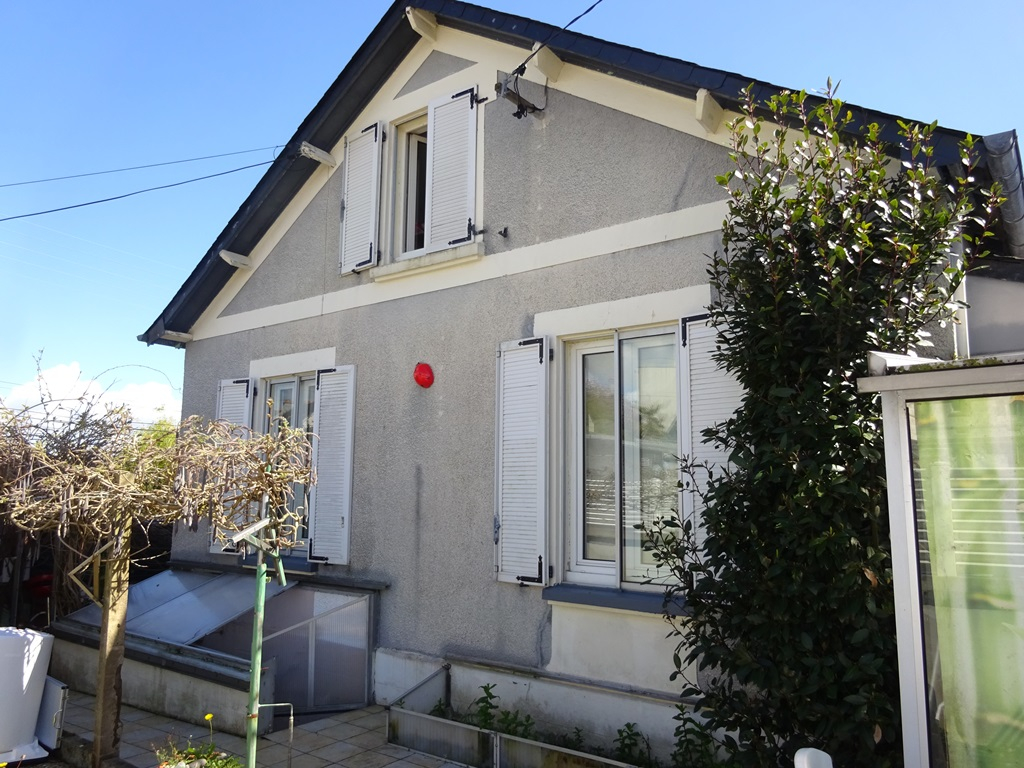 A VENDRE BREST LE GUELMEUR SAINT MARC CHARMANTE MAISON DES ANNEES 30 - TERRAIN CLOS DE 111 m² A VENDRE BREST LE GUELMEUR SAINT MARC CHARMANTE MAISON DES ANNEES 30 - TERRAIN CLOS DE 111 m²
