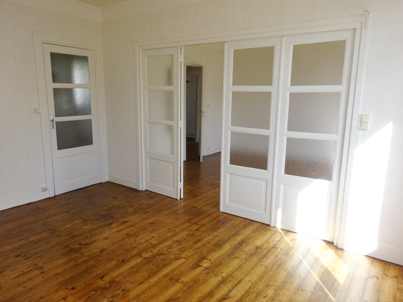 À LOUER BREST HARTELOIRE APPARTEMENT T4 83m² AVEC GARAGE À LOUER BREST HARTELOIRE APPARTEMENT T4 83m² AVEC GARAGE