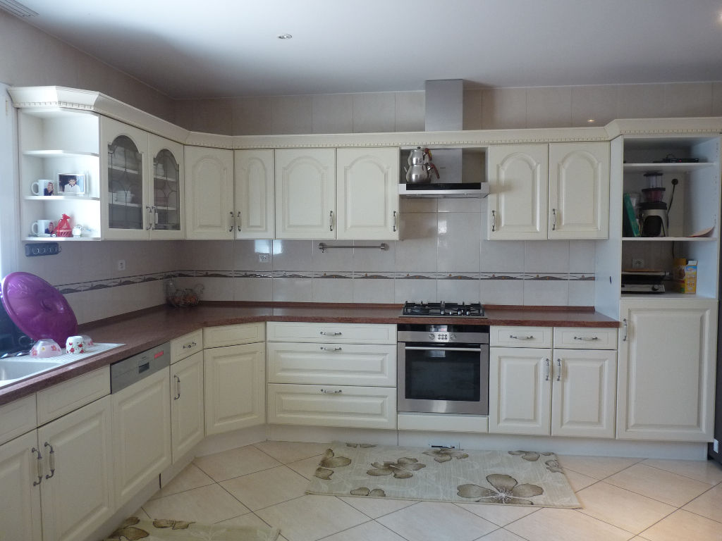 Villa Lunel 6 pièce(s) 170 m2 Villa Lunel 6 pièce(s) 170 m2