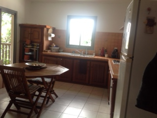 BEL Appartement type T3/4 de 72 m2 + 16m2 de varangue privative. BEL Appartement type T3/4 de 72 m2 + 16m2 de varangue privative.