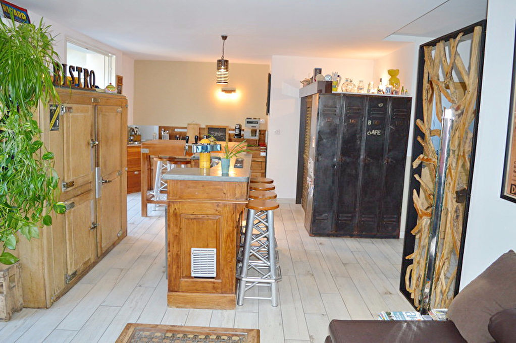 Maison de ville Ales type 4 avec terrasse véranda 5 garages Maison de ville Ales type 4 avec terrasse véranda 5 garages