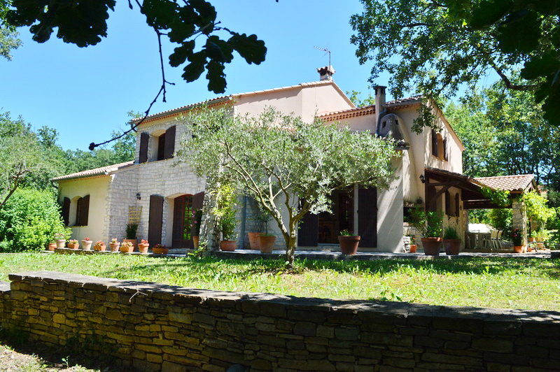 Villa 9 pièces 213 m2 terrain 3818 m2 piscine Villa 9 pièces 213 m2 terrain 3818 m2 piscine
