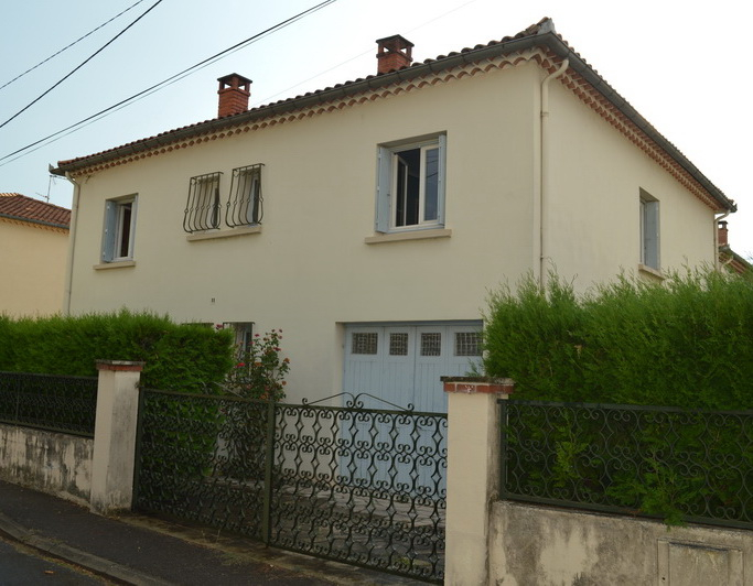 Maison 4 pièces terrain 333 m2 proche du centre ville Maison 4 pièces terrain 333 m2 proche du centre ville