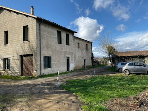 Maison 5 pièces à restaurer terrain 655 m2 Maison 5 pièces à restaurer terrain 655 m2