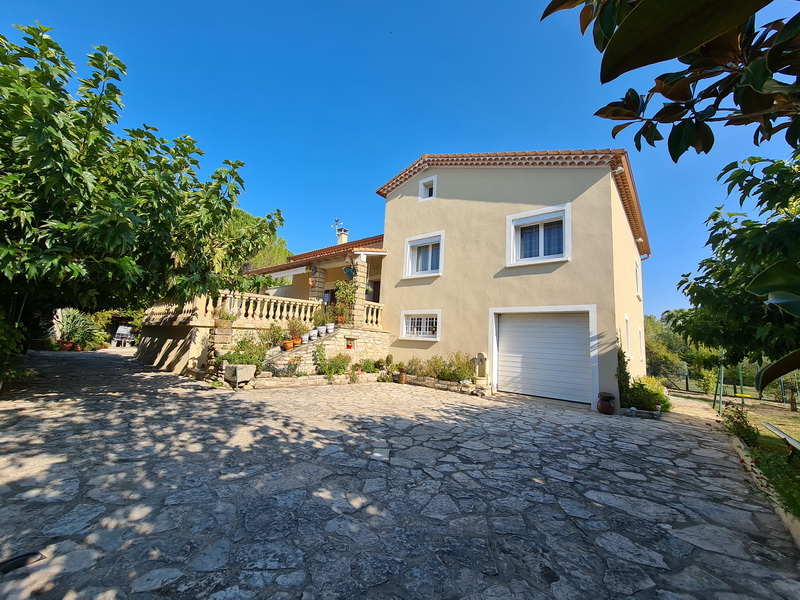 Maison type 5 terrain 3400 m2 piscine Maison type 5 terrain 3400 m2 piscine