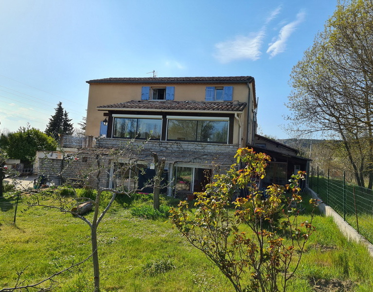Maison Saint Privat Des Vieux 2 appartements P5 et P2 162 m2 habitables terrain 953 m2 Maison Saint Privat Des Vieux 2 appartements P5 et P2 162 m2 habitables terrain 953 m2