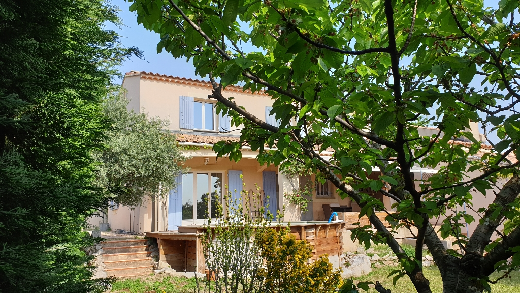 VILLA T.5. DE 150 ² AU CALME AVEC GRANDE TERRASSE-POOL-HOUSE OUVERTE SUR PISCINE VILLA T.5. DE 150 ² AU CALME AVEC GRANDE TERRASSE-POOL-HOUSE OUVERTE SUR PISCINE