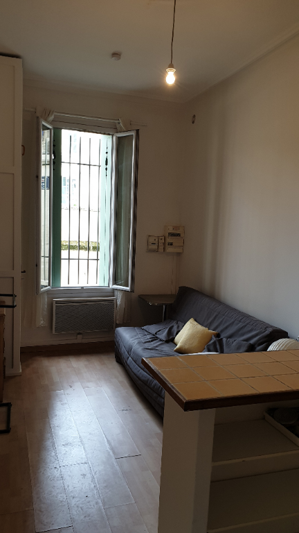 APPARTEMENT T.2. INTRA-MUROS AVIGNON AVEC TERRASSE. APPARTEMENT T.2. INTRA-MUROS AVIGNON AVEC TERRASSE.